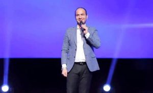 حسن ریوندی در یکی از جنگ‌های شبانه کیش